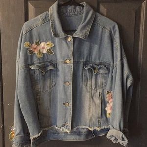 Jean jacket w/ floral patches